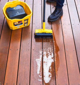 Cabot's Deck Clean