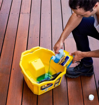 Cabot's Deck Clean